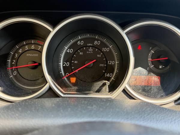 2010 Nissan Versa 1.6 Base — photo 8