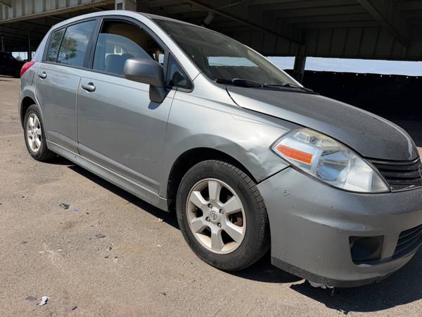 2010 Nissan Versa 1.6 Base — photo 3