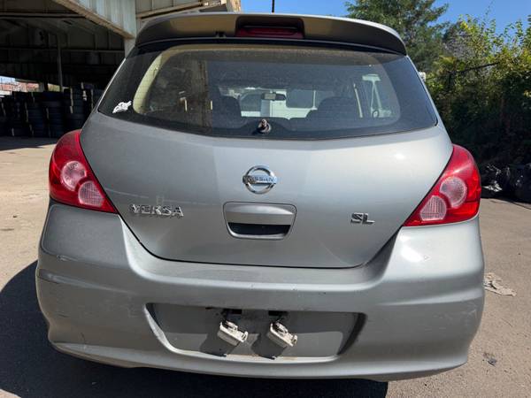 2010 Nissan Versa 1.6 Base — photo 5