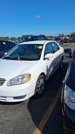 2004 Toyota Corolla LE 4dr Sedan Automatic — photo 3