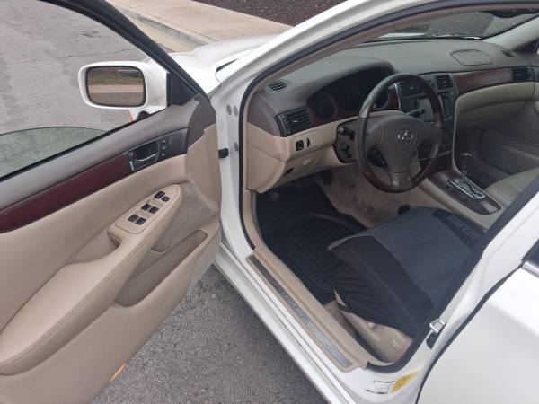 2004 Lexus ES 330 Base 4dr Sedan Automatic — photo 8