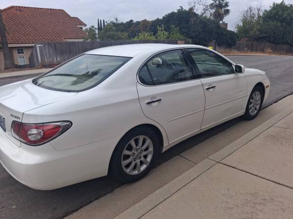 2004 Lexus ES 330 Base 4dr Sedan Automatic — photo 4