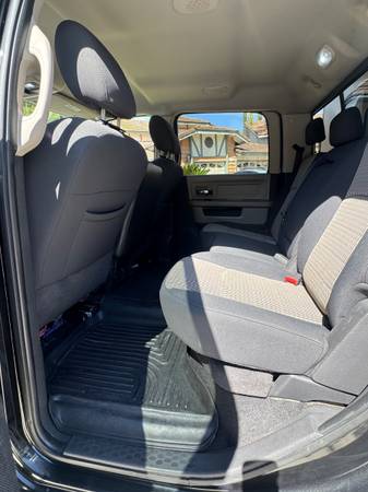 2010 Dodge RAM 2500 ST 4x4 Crew Cab 149 in. WB Automatic — photo 11