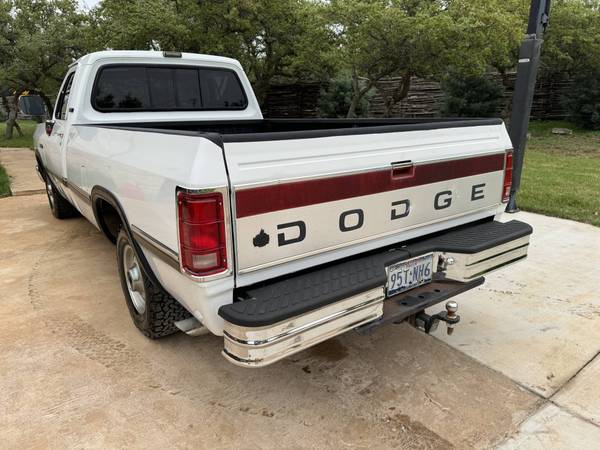 1993 Dodge RAM 50 Base 2dr Standard Cab SB — photo 3