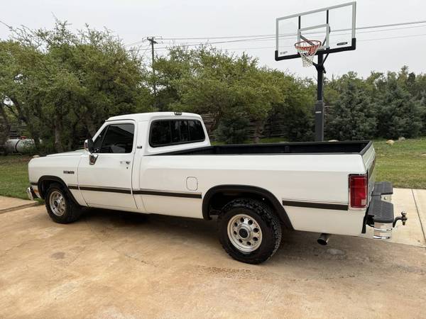 1993 Dodge RAM 50 Base 2dr Standard Cab SB — photo 4