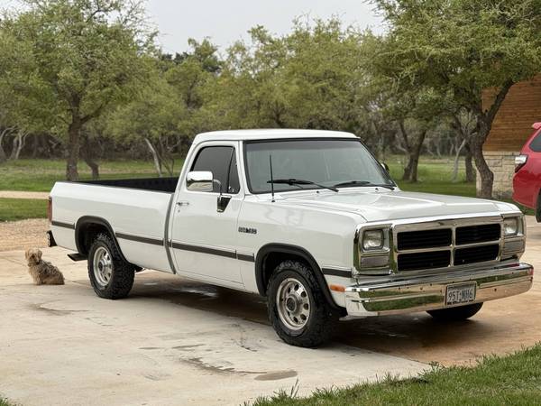 1993 Dodge RAM 50 Base 2dr Standard Cab SB — photo 1