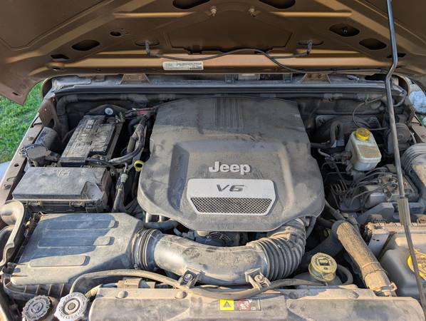 2015 Jeep Wrangler Sport 2dr 4x4 Manual — photo 2