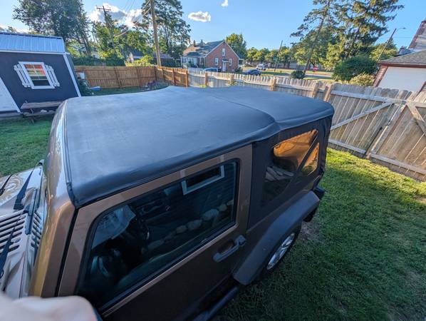 2015 Jeep Wrangler Sport 2dr 4x4 Manual — photo 3