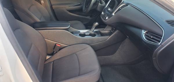2020 Chevrolet Malibu LT — photo 12