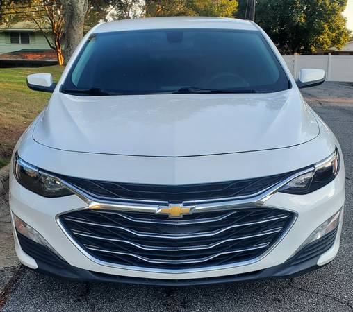 2020 Chevrolet Malibu LT — photo 3