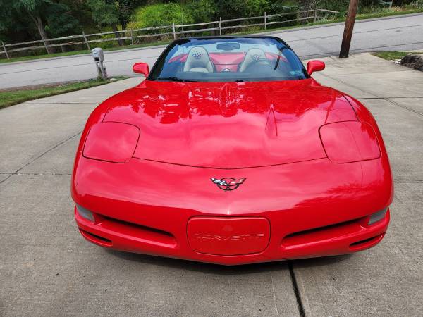 2000 Chevrolet Corvette Base 2dr Coupe Manual — photo 2