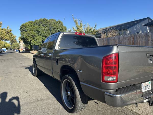 2005 Dodge RAM 1500 ST 4x2 Quad Cab 140.5 in. WB Manual — photo 4