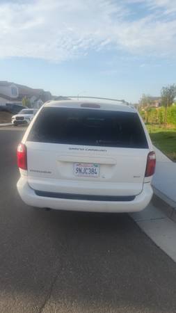 2005 Dodge Grand Caravan SE — photo 4