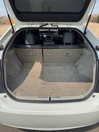 2013 Toyota Prius Two 5dr Hatchback CVT — photo 9