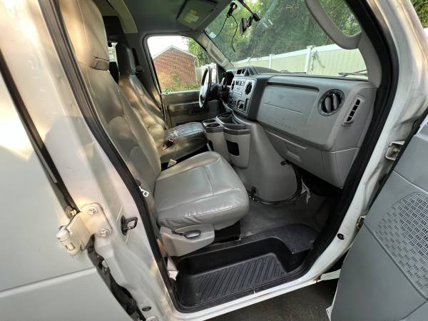 2012 Ford E350 Handicap — photo 7