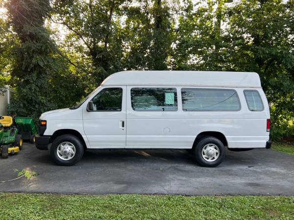 2012 Ford E350 Handicap — photo 4