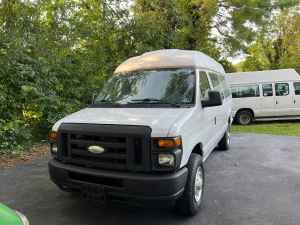 2012 Ford E350 Handicap — photo 1