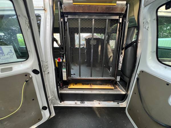 2012 Ford E350 Handicap — photo 8