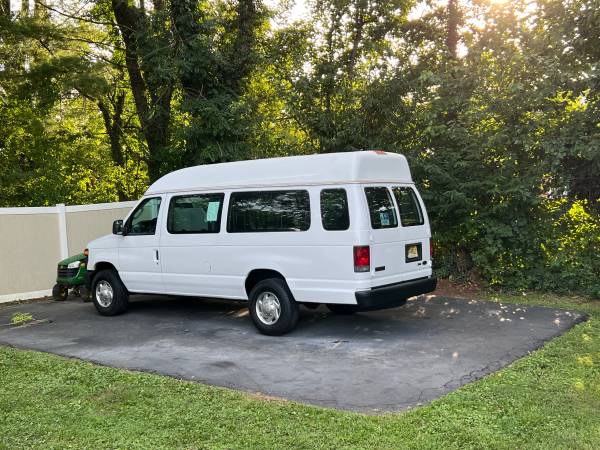 2012 Ford E350 Handicap — photo 5