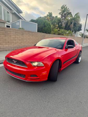 2014 Ford Mustang GT 2dr Coupe Manual — photo 3