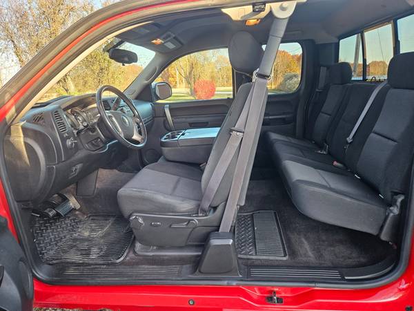 2011 Chevrolet Silverado 1500 LT 4x2 Extended Cab 8 ft. box 157.5 in. WB Automatic — photo 3