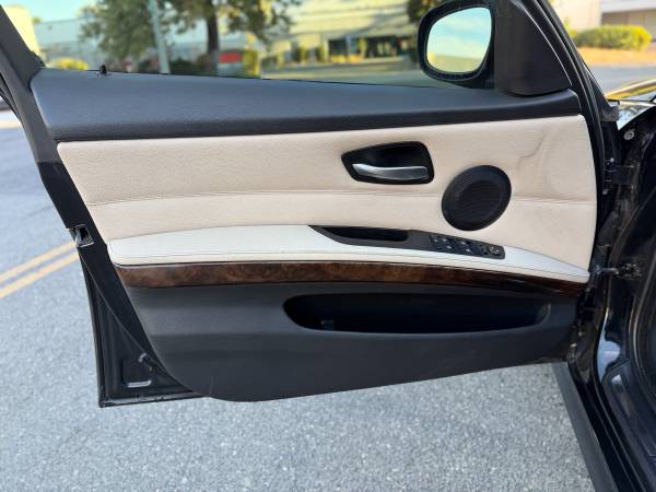2010 BMW 328 i — photo 10