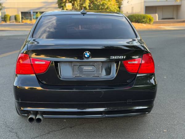 2010 BMW 328 i — photo 6