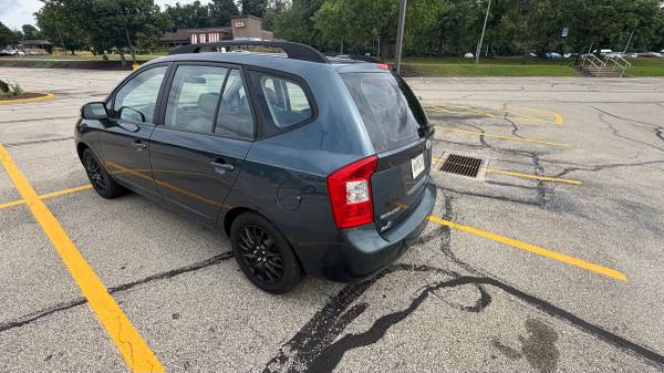 2010 KIA Rondo LX 4dr Wagon Automatic — photo 4