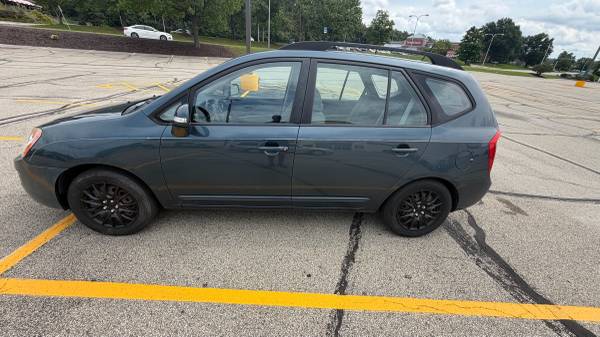 2010 KIA Rondo LX 4dr Wagon Automatic — photo 5