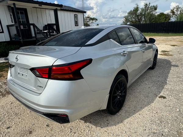 2019 Nissan Altima 2.5 S 4dr All-wheel Drive Sedan CVT — photo 9