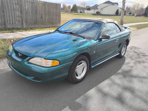 1997 Ford Mustang Base — photo 5