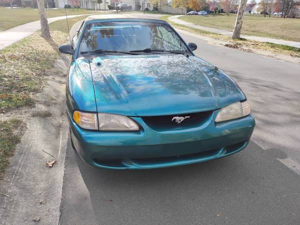 1997 Ford Mustang Base — photo 4