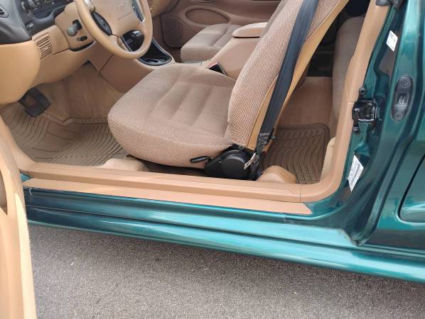1997 Ford Mustang Base — photo 9