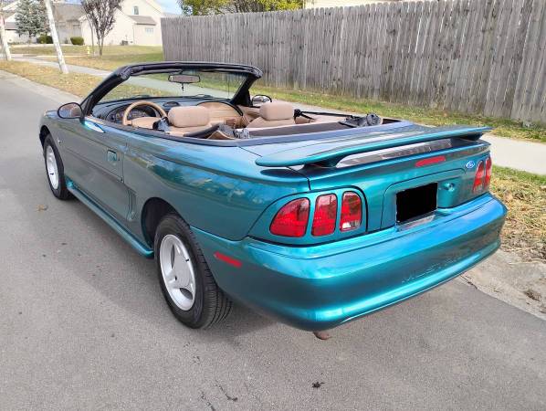 1997 Ford Mustang Base — photo 7