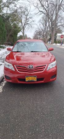 2011 Toyota Camry Base — photo 2