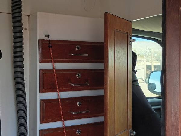 2000 GMC Savana RV G1500 Cargo Van Automatic — photo 3