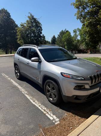 2017 Jeep Cherokee Sport 4dr 4x4 Automatic — photo 2