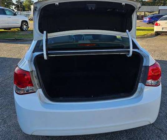 2012 Chevrolet Cruze LT 4dr Sedan Automatic — photo 5