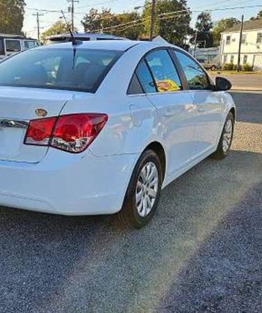 2012 Chevrolet Cruze LT 4dr Sedan Automatic — photo 4