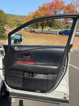 2012 Lexus RX 450h Base — photo 10