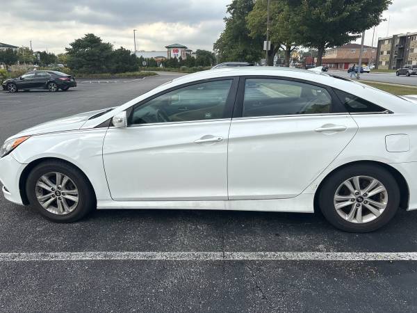 2014 Hyundai Sonata SE 4dr Sedan Automatic — photo 1