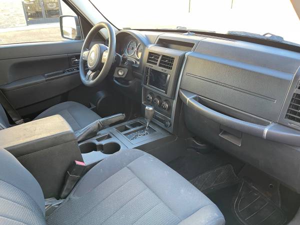 2011 Jeep Liberty Sport 4dr 4x4 Automatic — photo 10