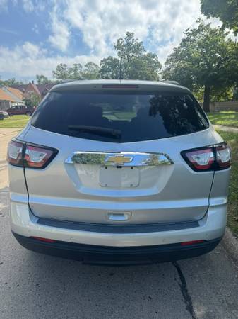 2013 Chevrolet Traverse LS All-wheel Drive Automatic — photo 2