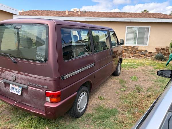 1993 Volkswagen Eurovan Base 3dr GL Mini-Van — photo 3