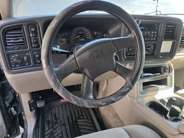 2003 Chevrolet Tahoe LS — photo 10