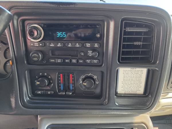 2003 Chevrolet Tahoe LS — photo 12