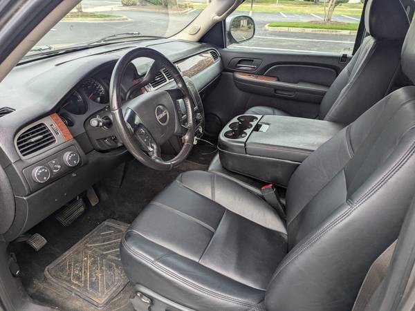 2008 GMC Yukon XL 1500 SLT 4x4 Automatic — photo 5