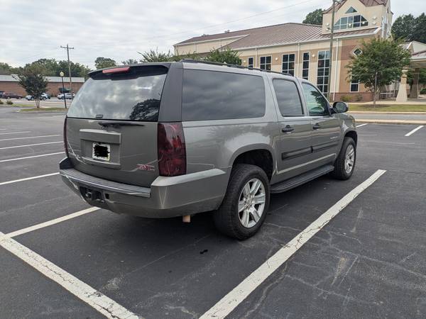 2008 GMC Yukon XL 1500 SLT 4x4 Automatic — photo 3