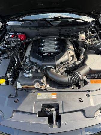 2012 Ford Mustang GT Premium 2dr Convertible Manual — photo 6