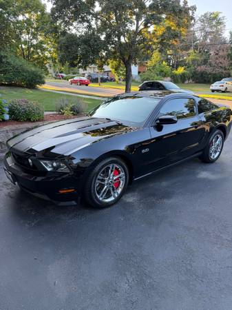 2012 Ford Mustang GT Premium 2dr Convertible Manual — photo 4